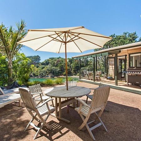 Beachfront Enclosure Bay - Waiheke Unlimited Oneroa Bagian luar foto