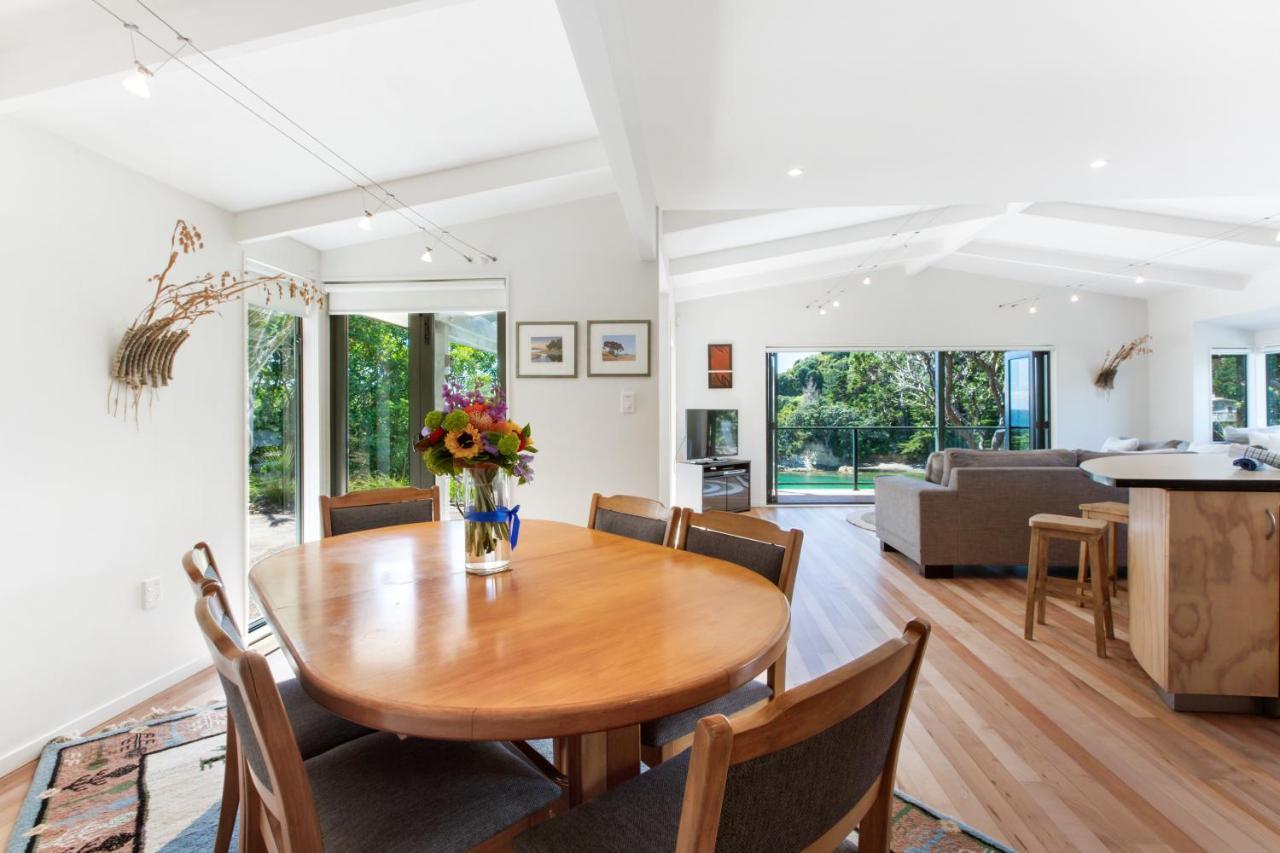 Beachfront Enclosure Bay - Waiheke Unlimited Oneroa Bagian luar foto